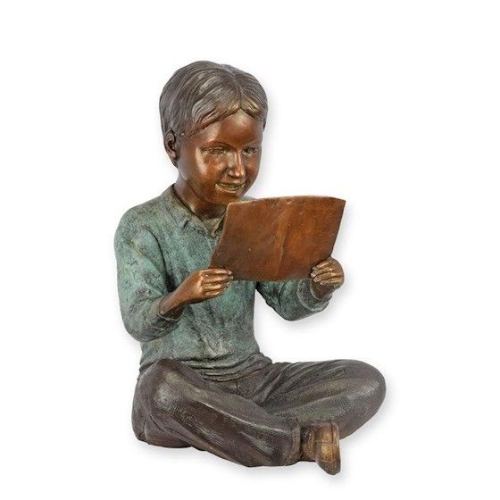 Baietel citind-statueta vieneza din bronz