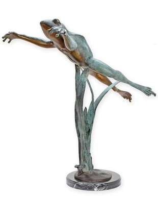Broasca sarind-statueta din bronz cu un soclu din marmura