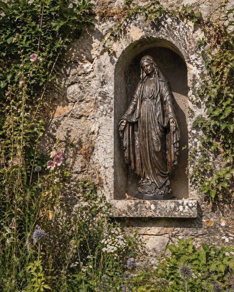 Fecioara Maria-statueta din bronz cu soclu din marmura