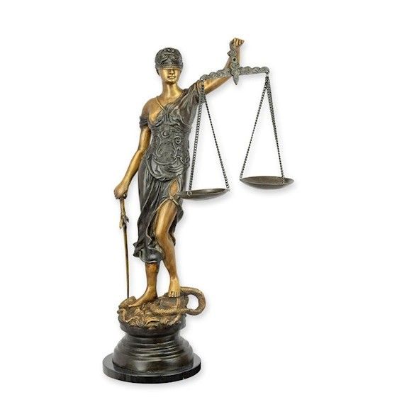 Justitia-statueta din bronz cu soclu din marmura