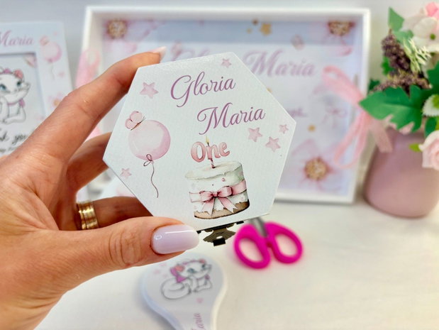 Set turta fetite 1 anisor - Pisicuta Marie - Tavita si accesorii