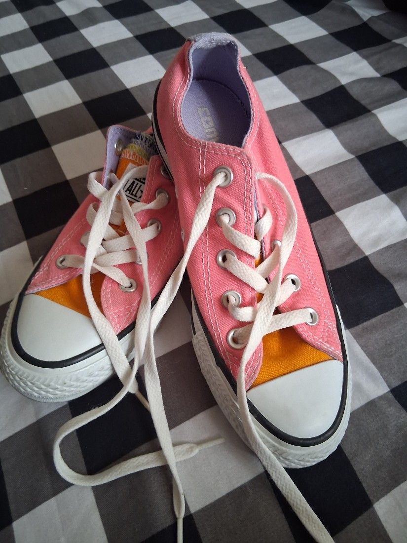 Teniși converse, numărul 36,5