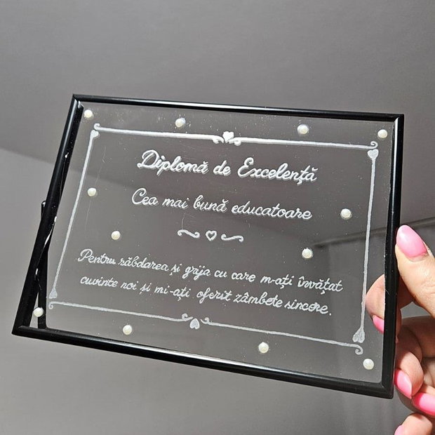 Cadou de suflet pentru educatoare - Set diplomă și cană gravate manual