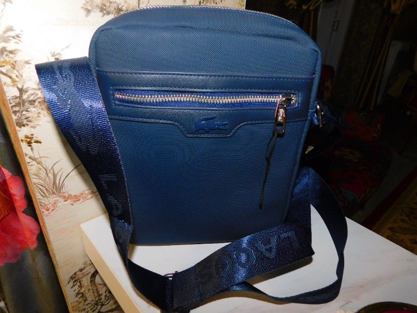 LACOSTE,  geanta crossover unisex, bleumarin,  2 buzunare , noua