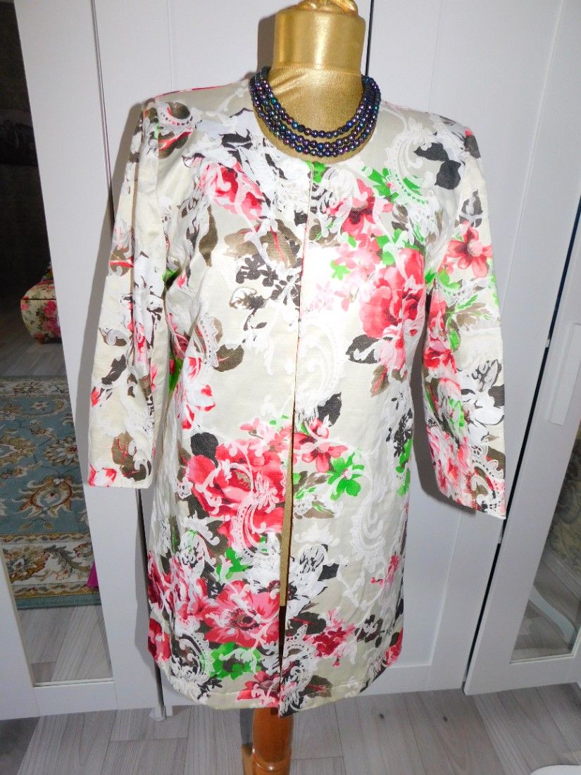 Blazer lung, nou, brocart , elegant , masura 40
