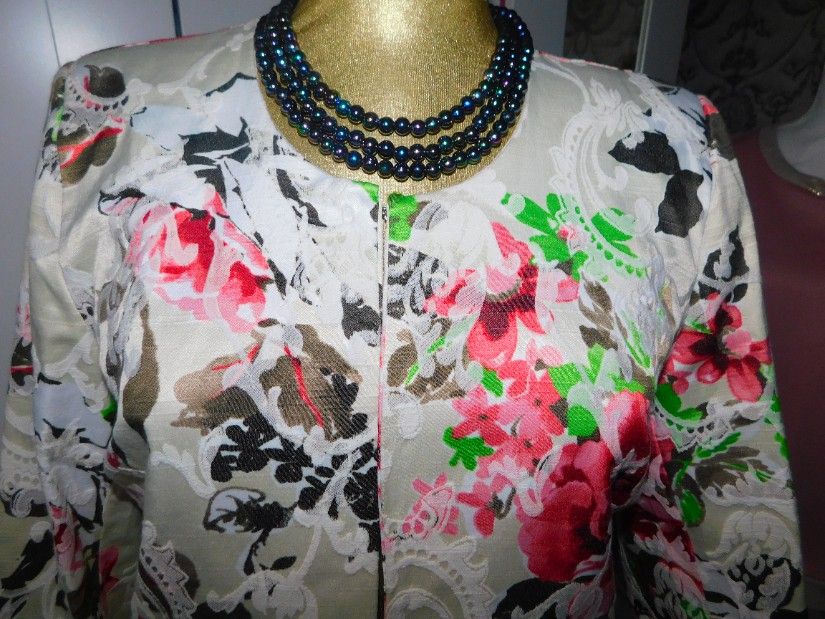 Blazer lung, nou, brocart , elegant , masura 40