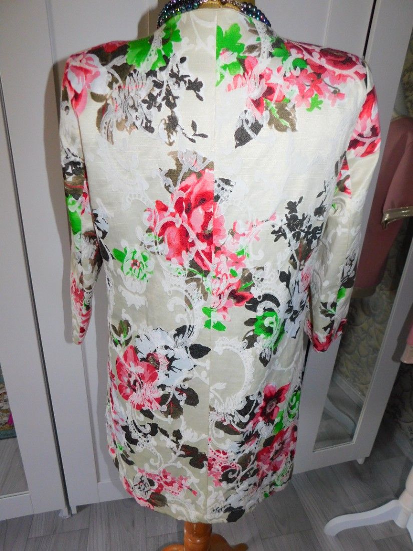 Blazer lung, nou, brocart , elegant , masura 40