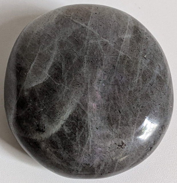 Labradorit Mov - Palm Stone piatra semipretioasa