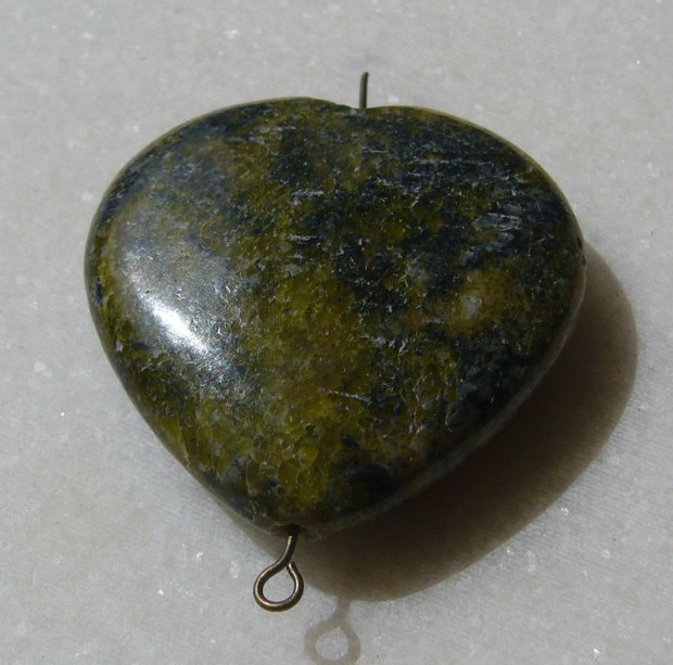 Inima mare - pandantiv din green jasper aprox 39.5x38.5x11 mm