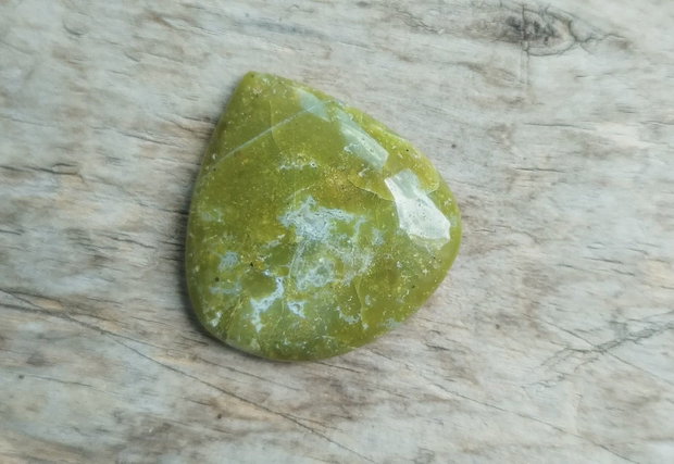 Cabochon opal verde, 34x33x7.5 mm