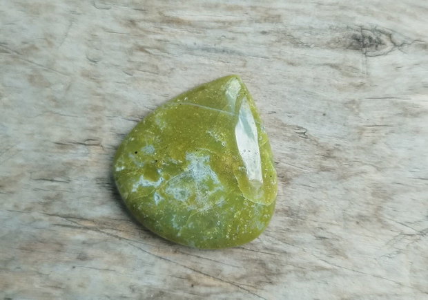Cabochon opal verde, 34x33x7.5 mm