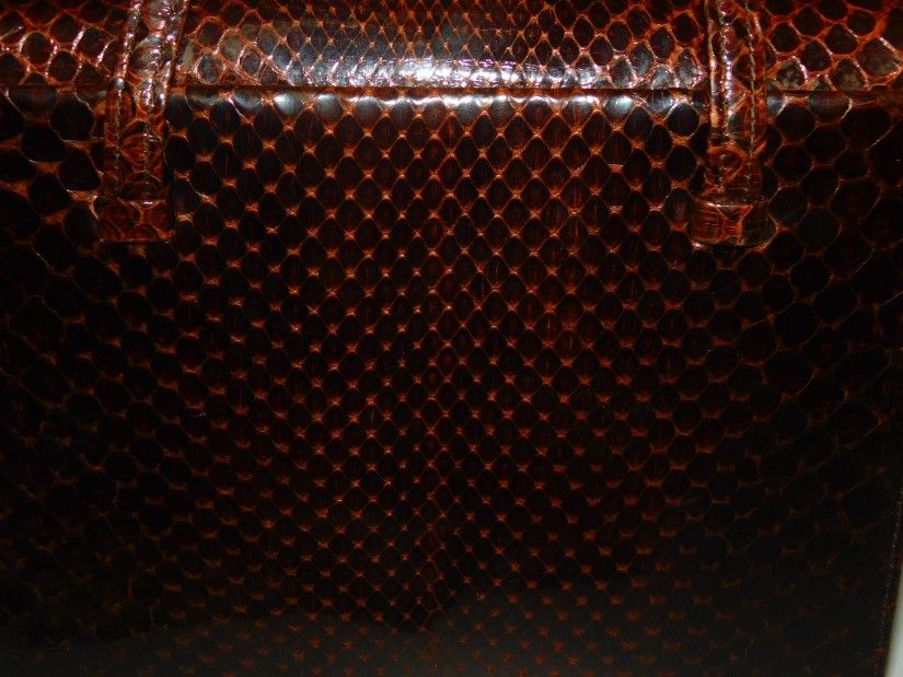 Poseta delicata sarpe, vintage ,maro intens ,manusi noi dantela, cadou