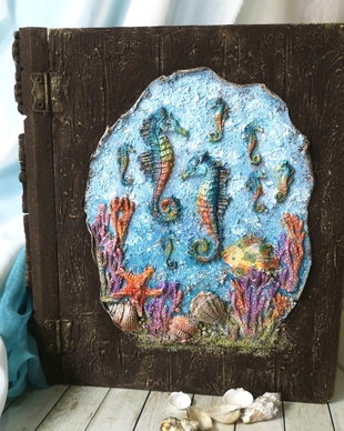 Cutie - carte: O poveste din adâncuri