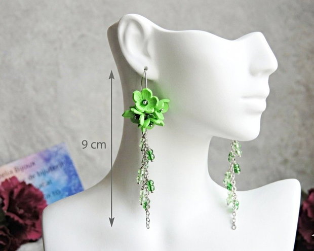 Cercei Lungi Handmade Verde Crud Flori din Foamiran și Cristale, Cadou Femei (cod1443)