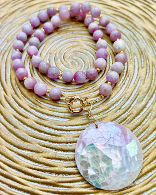 Colier Kunzit natural & pandantiv sidef Paua