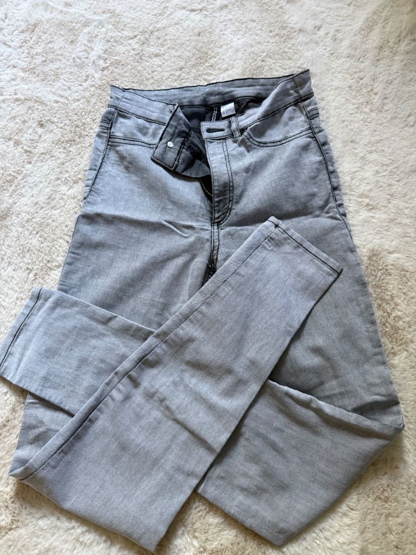 Blugi gri H&M