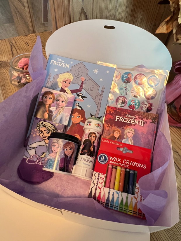 cadou Disney Frozen pentru copii ambalat manual | GeorginaGrace