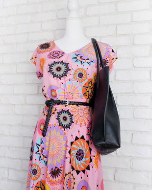 Bluza si Fusta Vaporoase Roz cu Print Multicolor