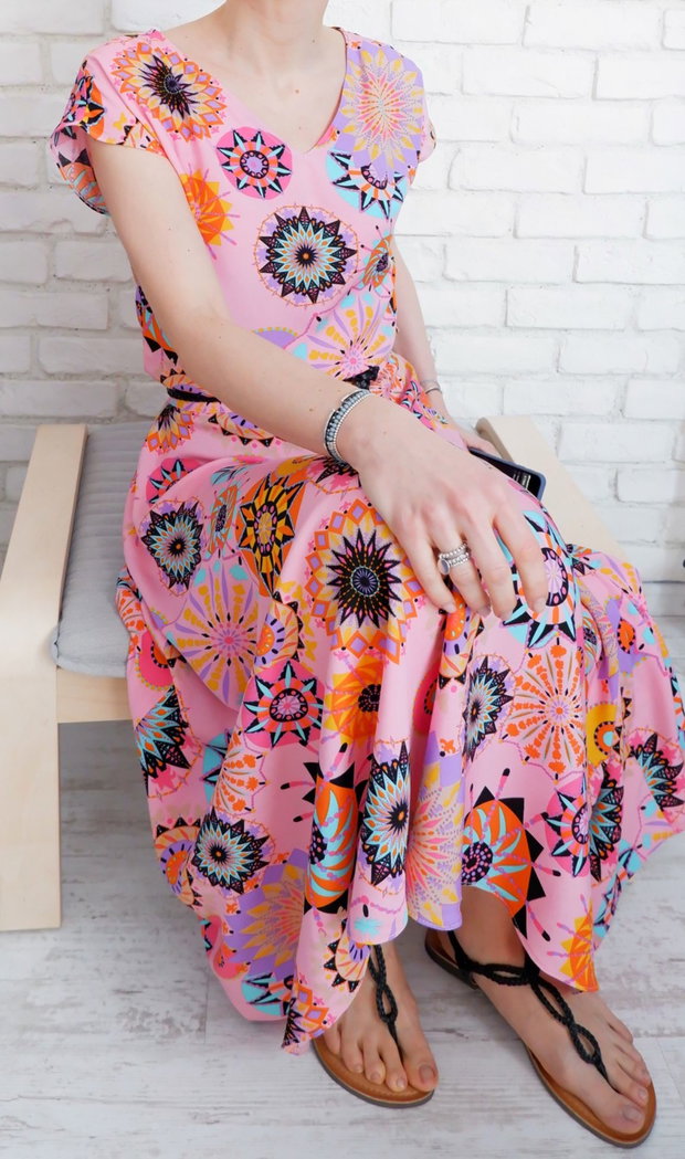 Bluza si Fusta Vaporoase Roz cu Print Multicolor