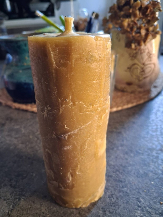Lumânare rustică din ceară naturală de albine 100% handmade decor hygge & aromă naturală de miere