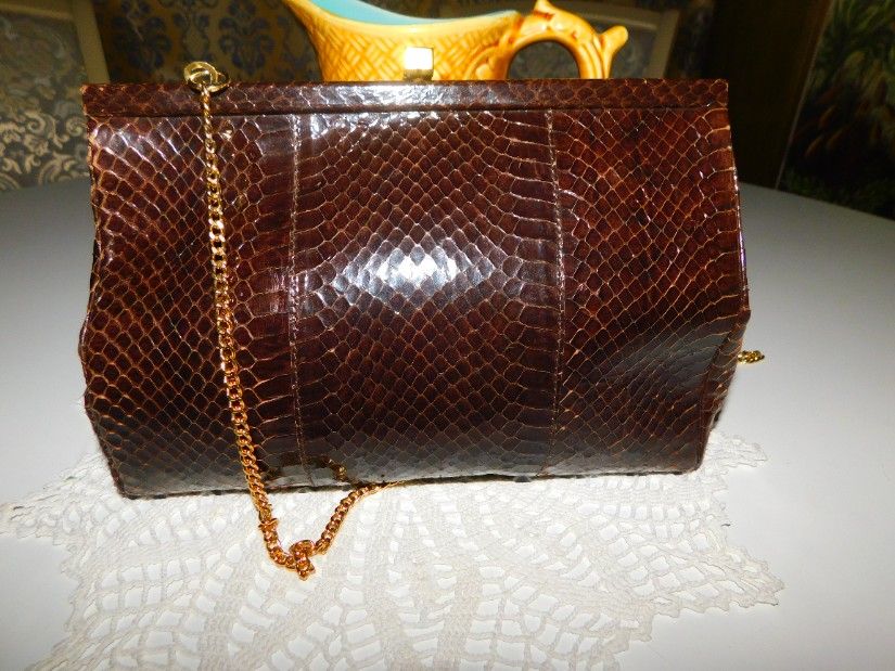 Poseta vintage piele sarpe, plic sau de umar, lantisor umar foarte elegant.