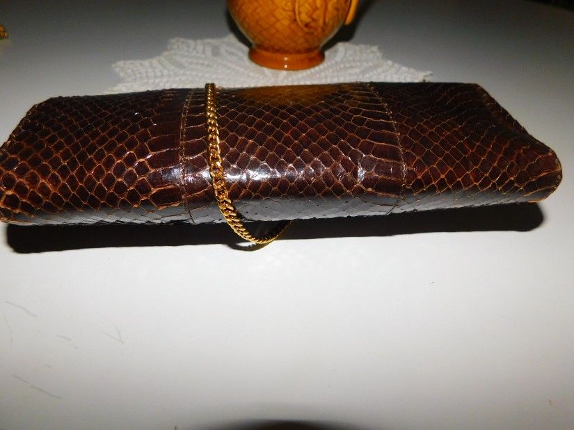 Poseta vintage piele sarpe, plic sau de umar, lantisor umar foarte elegant.