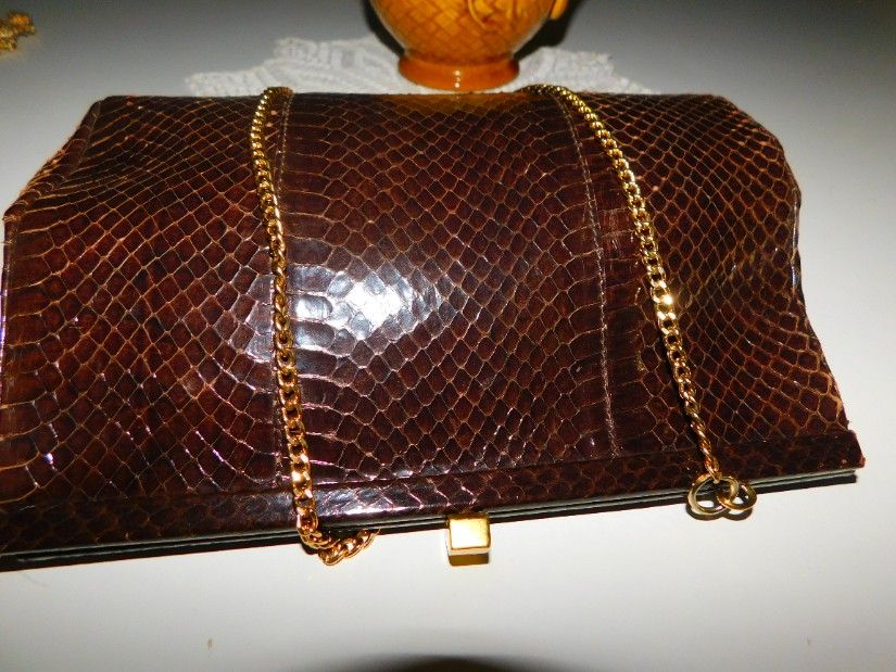 Poseta vintage piele sarpe, plic sau de umar, lantisor umar foarte elegant.