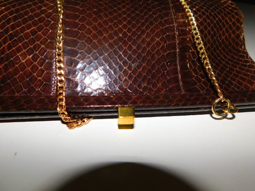 Poseta vintage piele sarpe, plic sau de umar, lantisor umar foarte elegant.