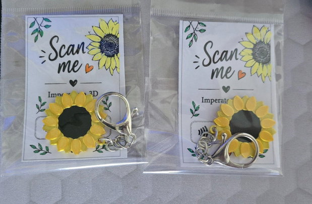 Breloc NFC personalizat  Floarea Soarelui | Printat 3D | Link Instagram / Contact / Website