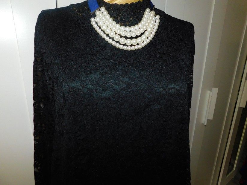 Rochie noua dantela  meagra,   deosebita, captusita