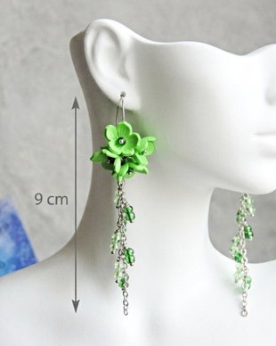 Cercei Lungi Handmade Verde Crud Flori din Foamiran și Cristale, Cadou Femei (cod1443)
