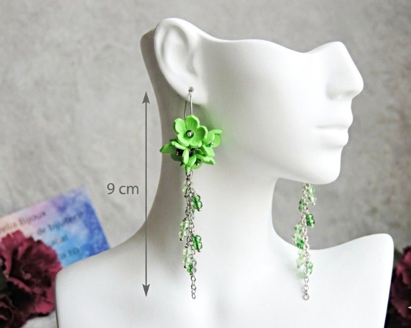 Cercei Lungi Handmade Verde Crud Flori din Foamiran și Cristale, Cadou Femei (cod1443)