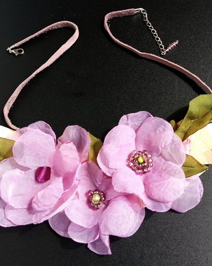 Colier diafan floral lila delicat