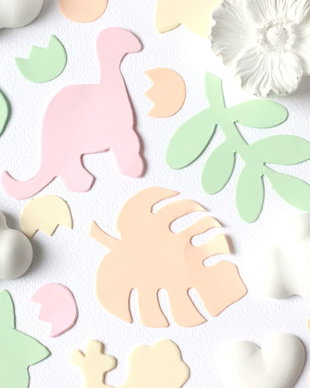 Set 100buc  iederă, broscuță, frunze decorative, dinozaur, frunză monstera și urme de dinozaur - carton colorat - Maxi Confetti