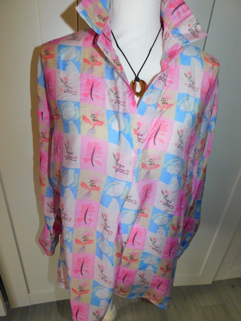 Bluza noua, usoara , de vara, masura libera 50 - 52 ,
