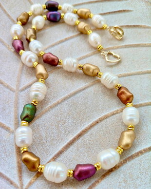 Colier perle mari de cultura albe & ceramica greceasca