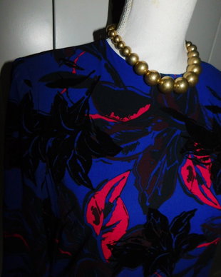 Brandul  danez YAS,  rochie noua , S ,spectaculoasa,   etichete atasate
