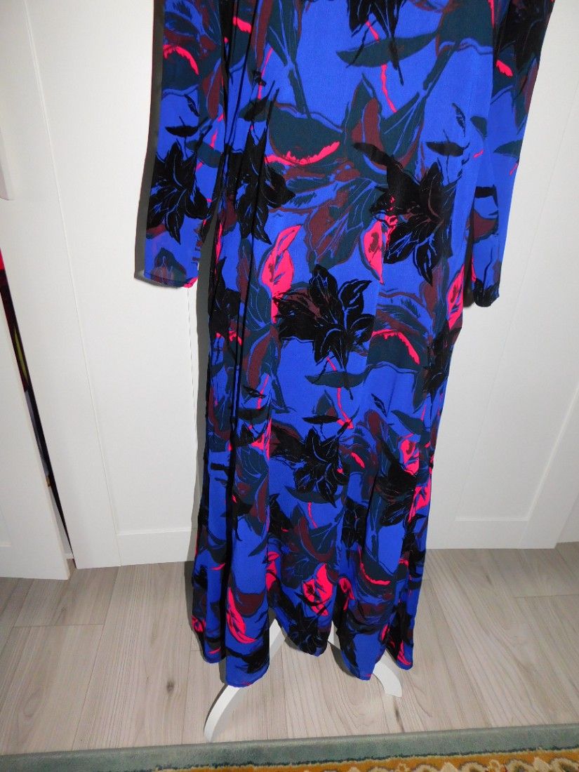 Brandul danez YAS, rochie noua , S ,spectaculoasa, etichete atasate