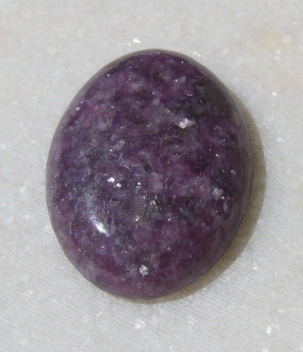 Cabochon lepidolit aprox 30x22x7 mm