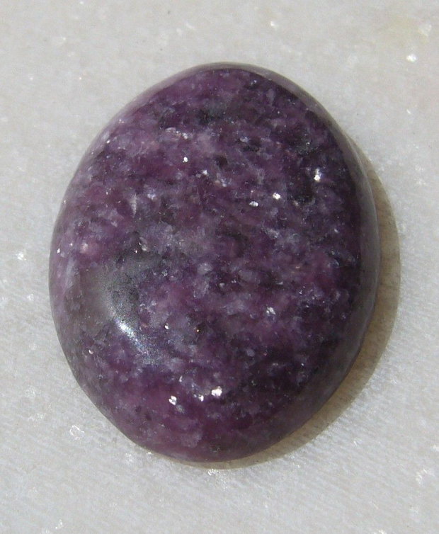 Cabochon lepidolit aprox 30x22x7 mm