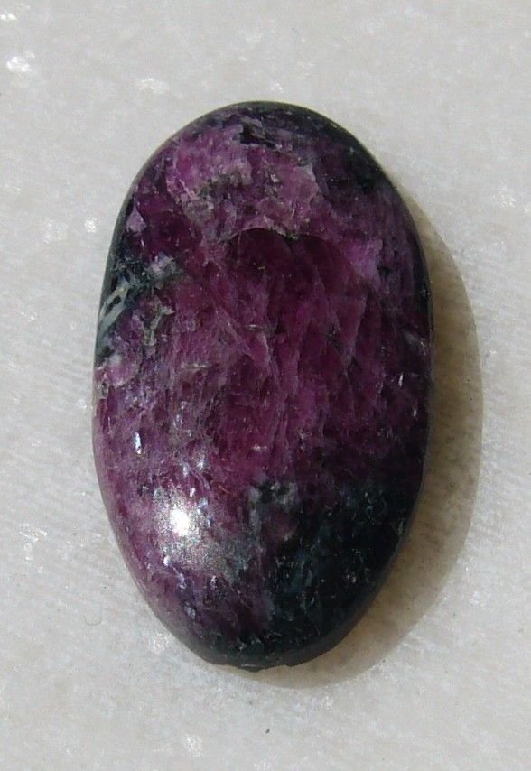 Cabochon ruby zoisite aprox 25x13x4.5 mm
