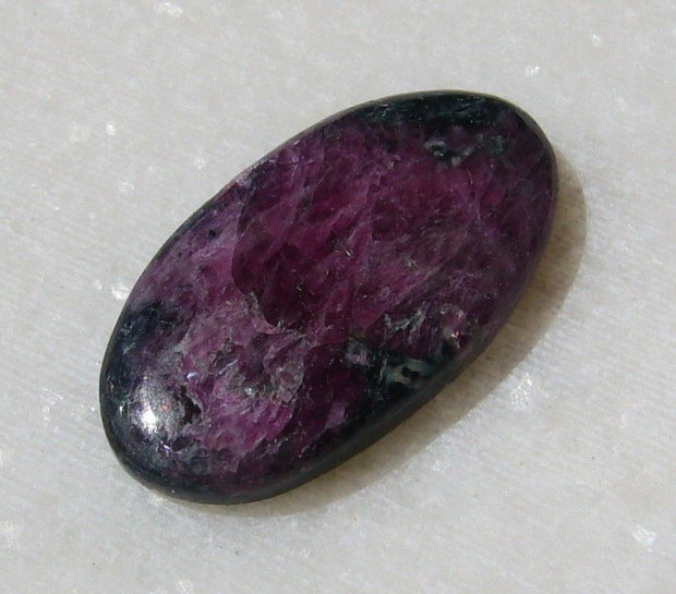 Cabochon ruby zoisite aprox 25x13x4.5 mm