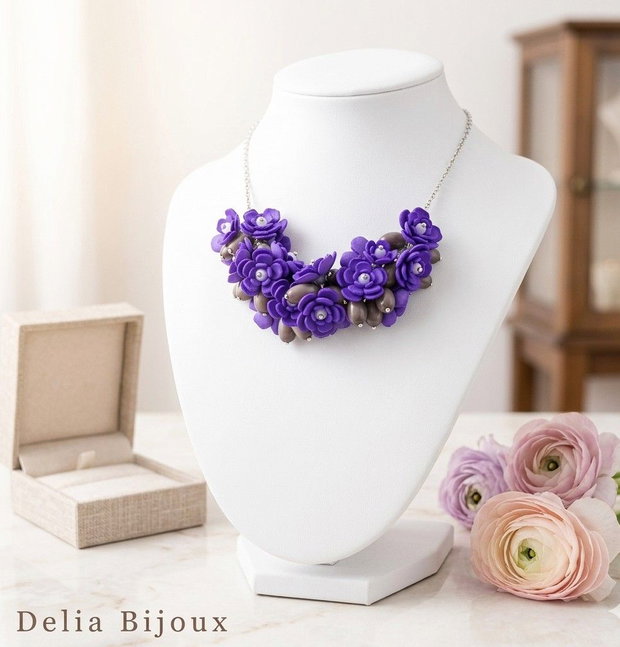 Colier handmade statement cu flori mov - buchet floral pe lanț din inox (cod1387)
