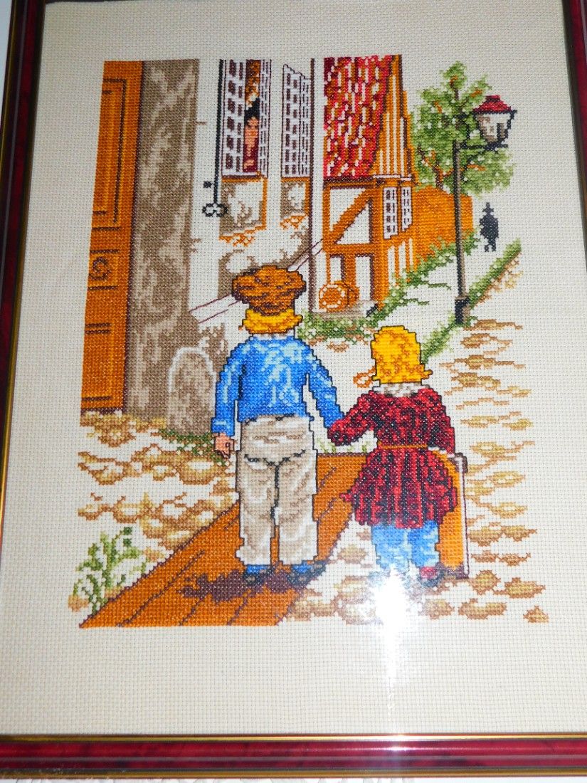 Tablou   vintage cusut tip globen, reconditionat ,  rama noua,  pe etamina