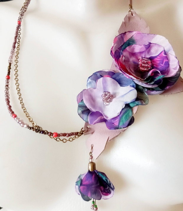 Colier floral violet indigo