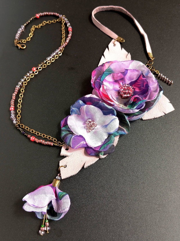 Colier floral violet indigo