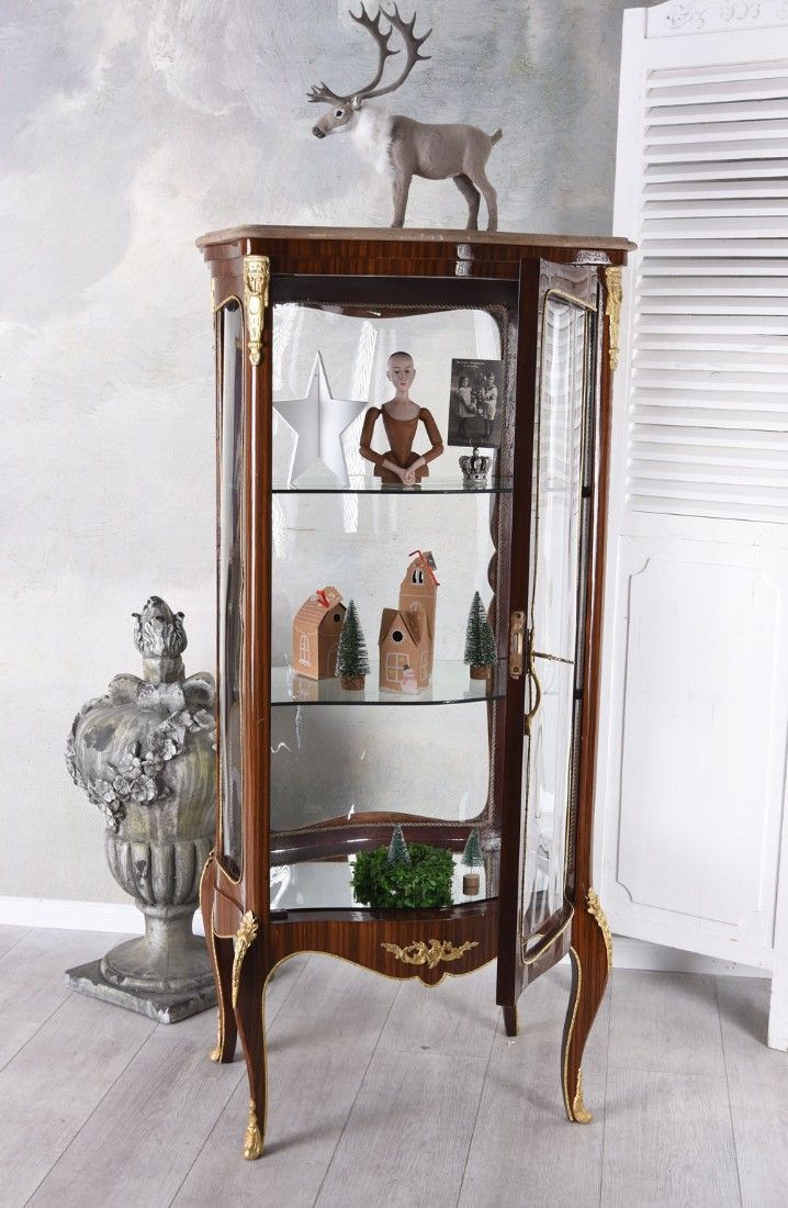 Vitrina baroc din lemn masiv furniruit cu decoratiuni din alama