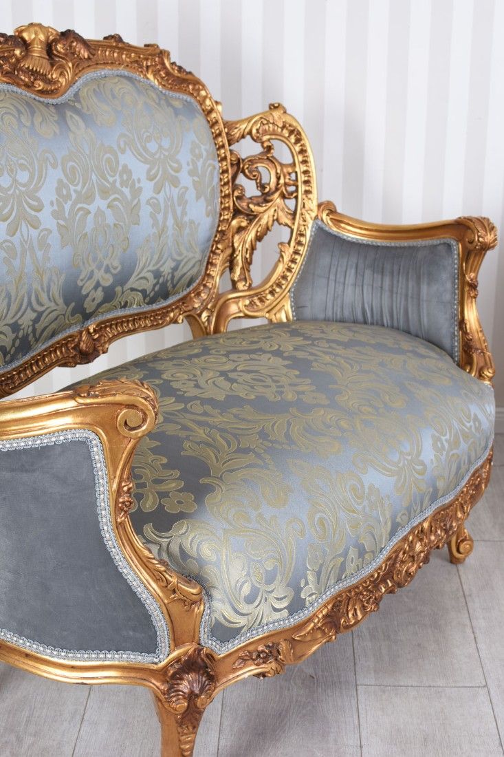Sofa baroc din lemn auriu cu tapiterie matase bleu