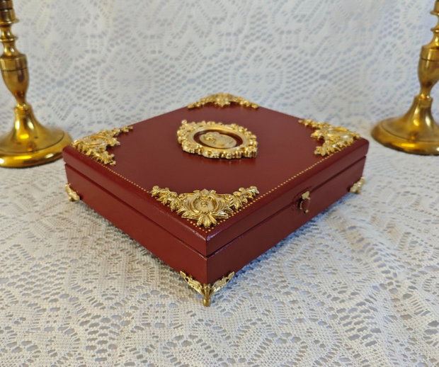 Cutie bijuterii -Camee Bordeaux