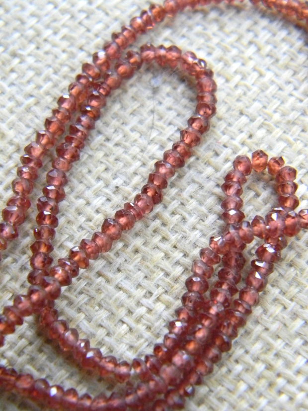 Granat rondele fatetate 3x2 mm (MN14)